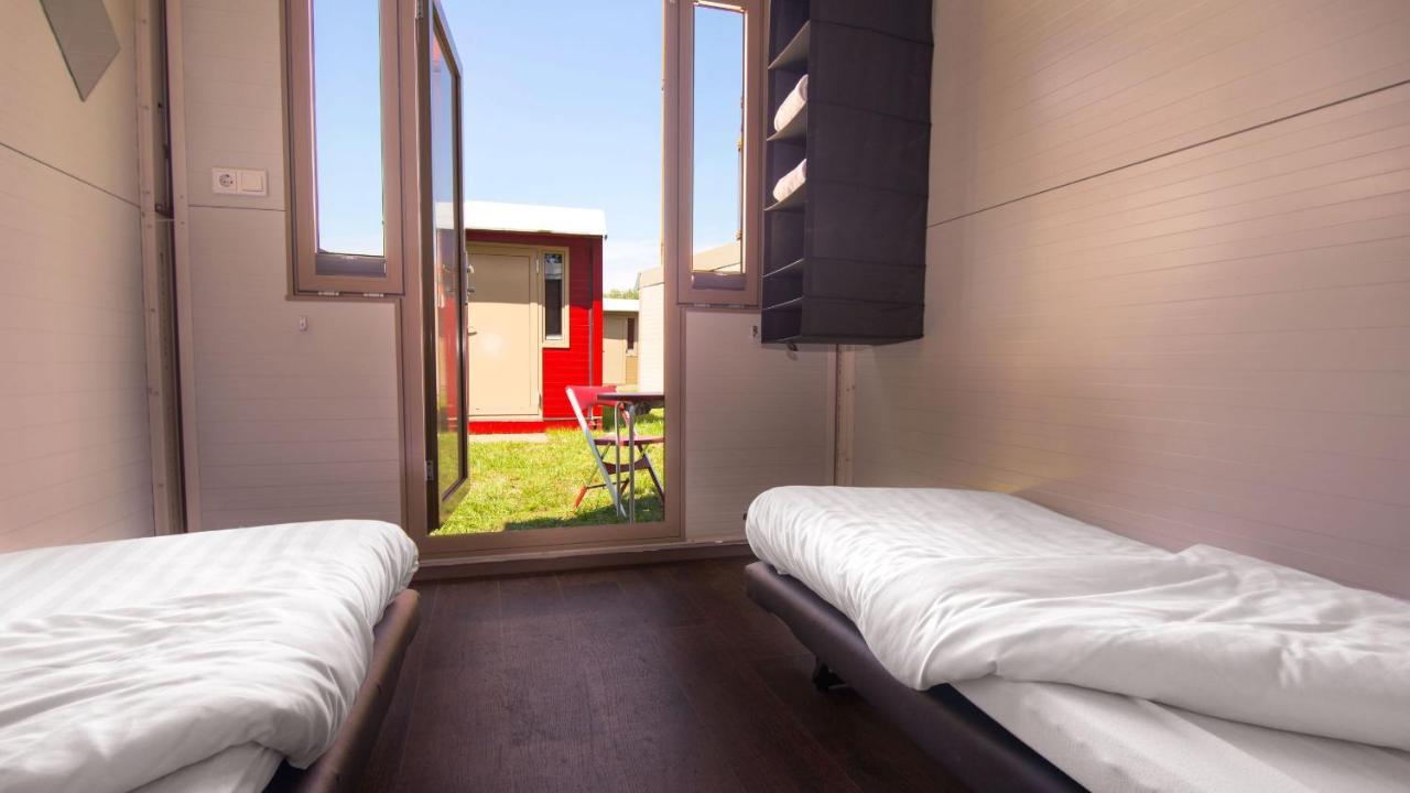 Pop-Up Hotel Songfestival Klaaswaal Exterior foto